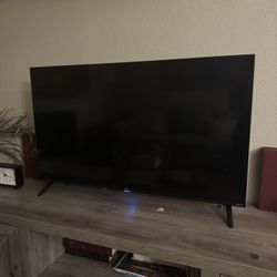 35 inch Roku LED HD Smart TV