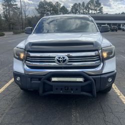 2015 Toyota Tundra Sr5 8’ Long Bed 