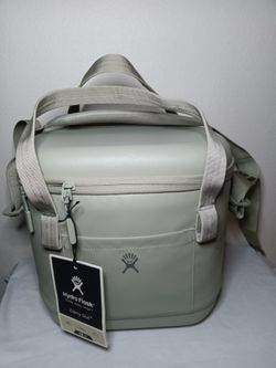 HYDROFLASK
Hydro Flask Carry Out Soft Cooler 12L