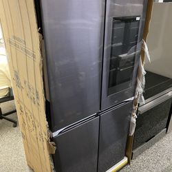 New Samsung Family Hub 4 Door French Door Refrigerator Black Stainless Steel
