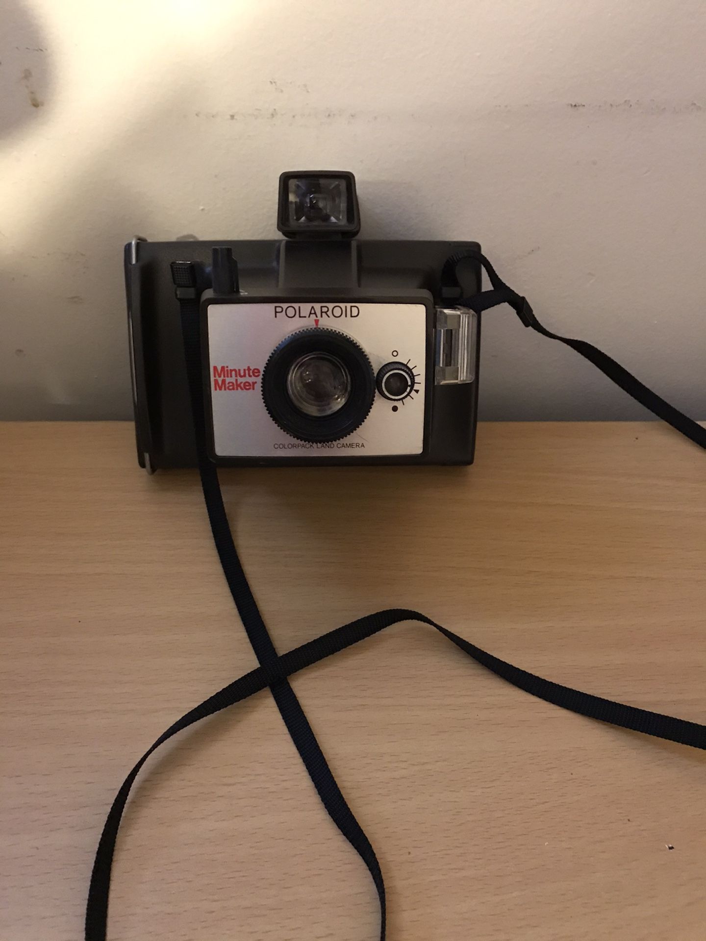 Polaroid minute maker camera