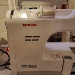 Embroidery Sewing Machine 