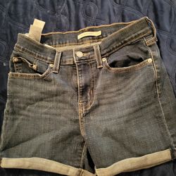 Shorts, Levi's Mid Length, Size 27