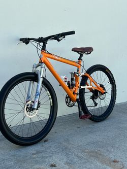 Rocky Mountain ETSX-30 full suspension mountain bike