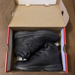 Nike Manoa Boots