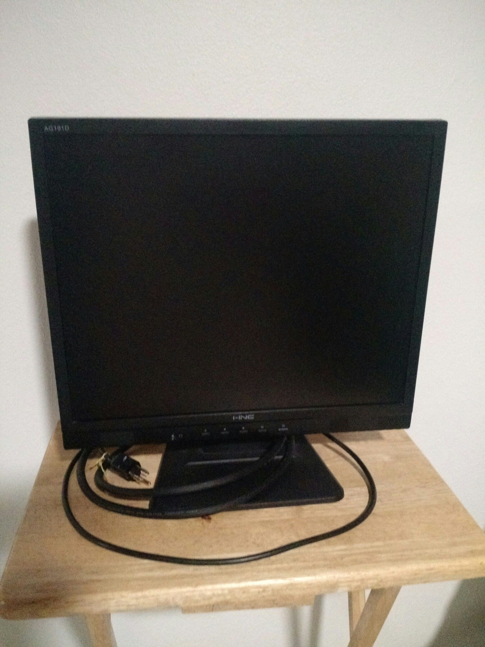 I-INC LCD Monitor (AG191D)