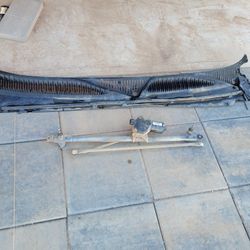04 Tahoe Parts Windshield Wiper Motor And Cover