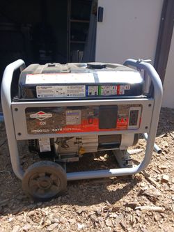 NEW Briggs & Stratton Generator