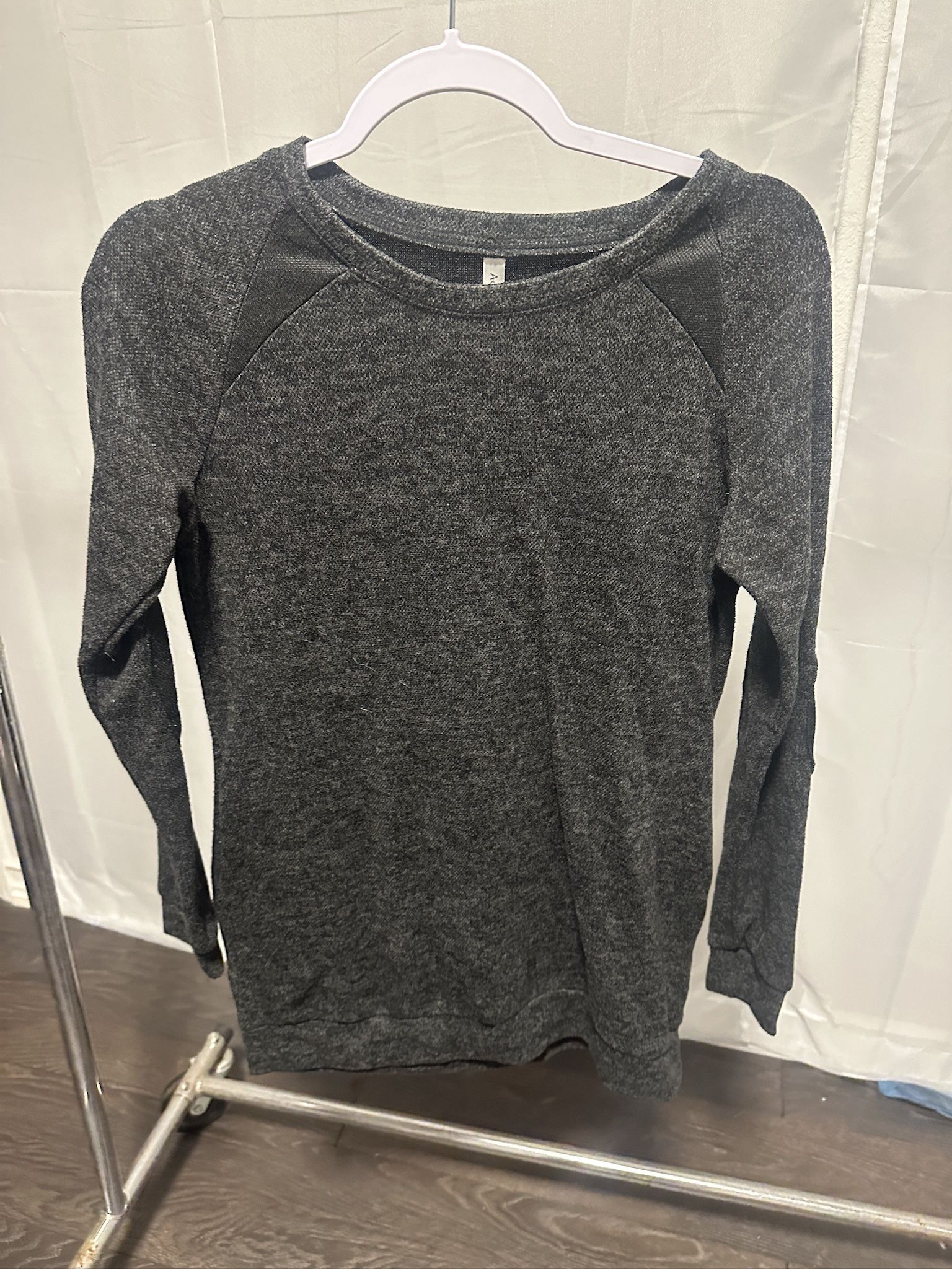 Acting Pro Gray Black Long Sleeve Fleece Top Small Women Crewneck Pullover