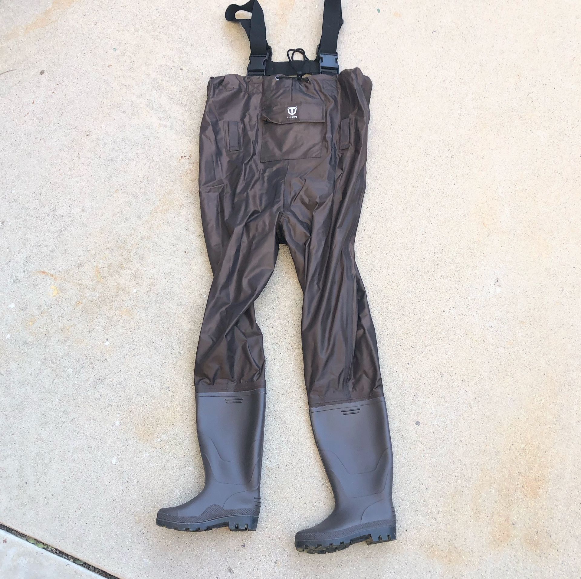 TIDEWE Mens 5/Womens 7 Bootfoot Chest Wader, 2-Ply Nylon/PVC Waterproof Fishing