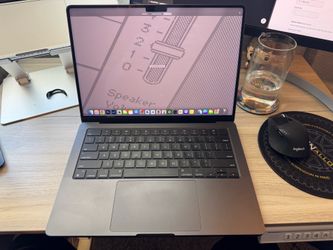 MacBook Pro 14” 2024 M4 16GB Ram 1TB SSD