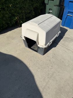 Free Petmate Plastic Dog House