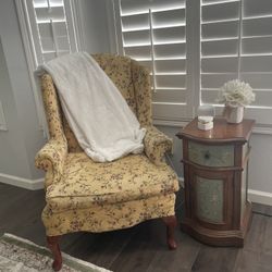 Chair With Side Table 