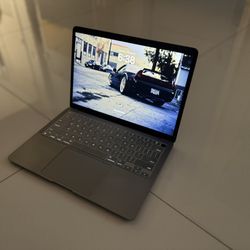 MacBook Air M1 Good Condition. 