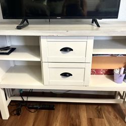 Queen Bedroom Set, Includes Complete Bed With Mattress, Dresser, Entertainment Center. 