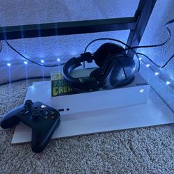 Xbox Series S With Gaming Monitor