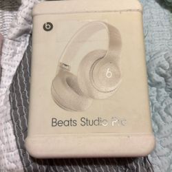 Beats Studio Pro
