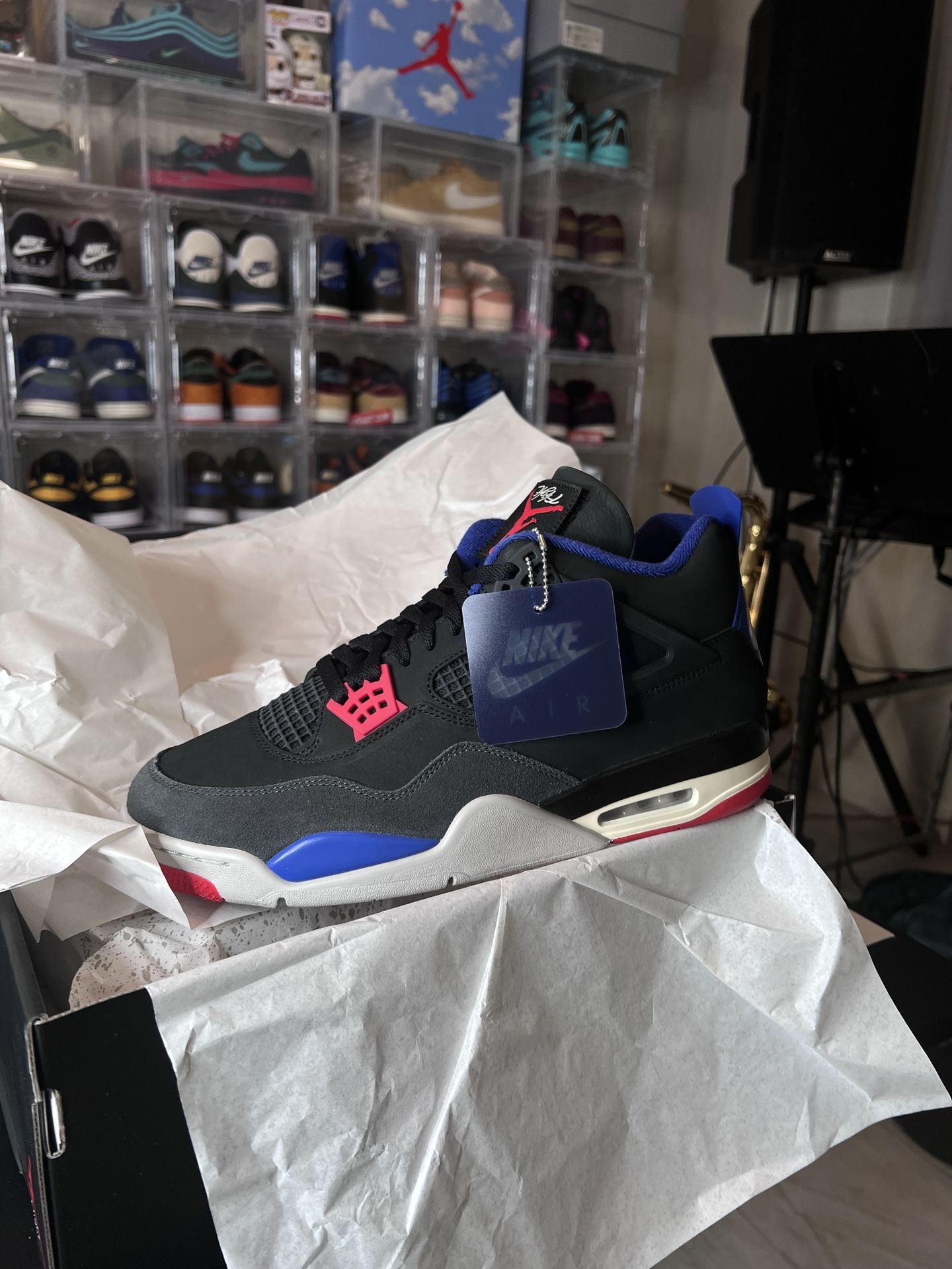 Jordan 4 Rare Air White lettering