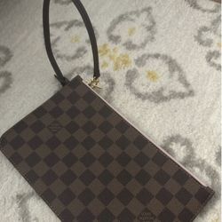 Authentic Louis Vuitton Pochette Damier (hand Wallet )