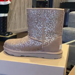 UGG Kids Classic Glitter Leopard Boot Size 5 (2Pairs)