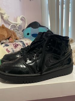 Air Jordan 1 Mid Patent SE 'Triple Black' WMNS 7.5