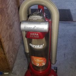 Eureka Optima Lightweight Upright 12Amp Max Power 