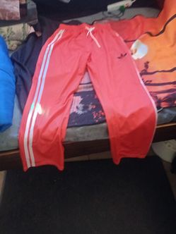 Sports pans, Adidas