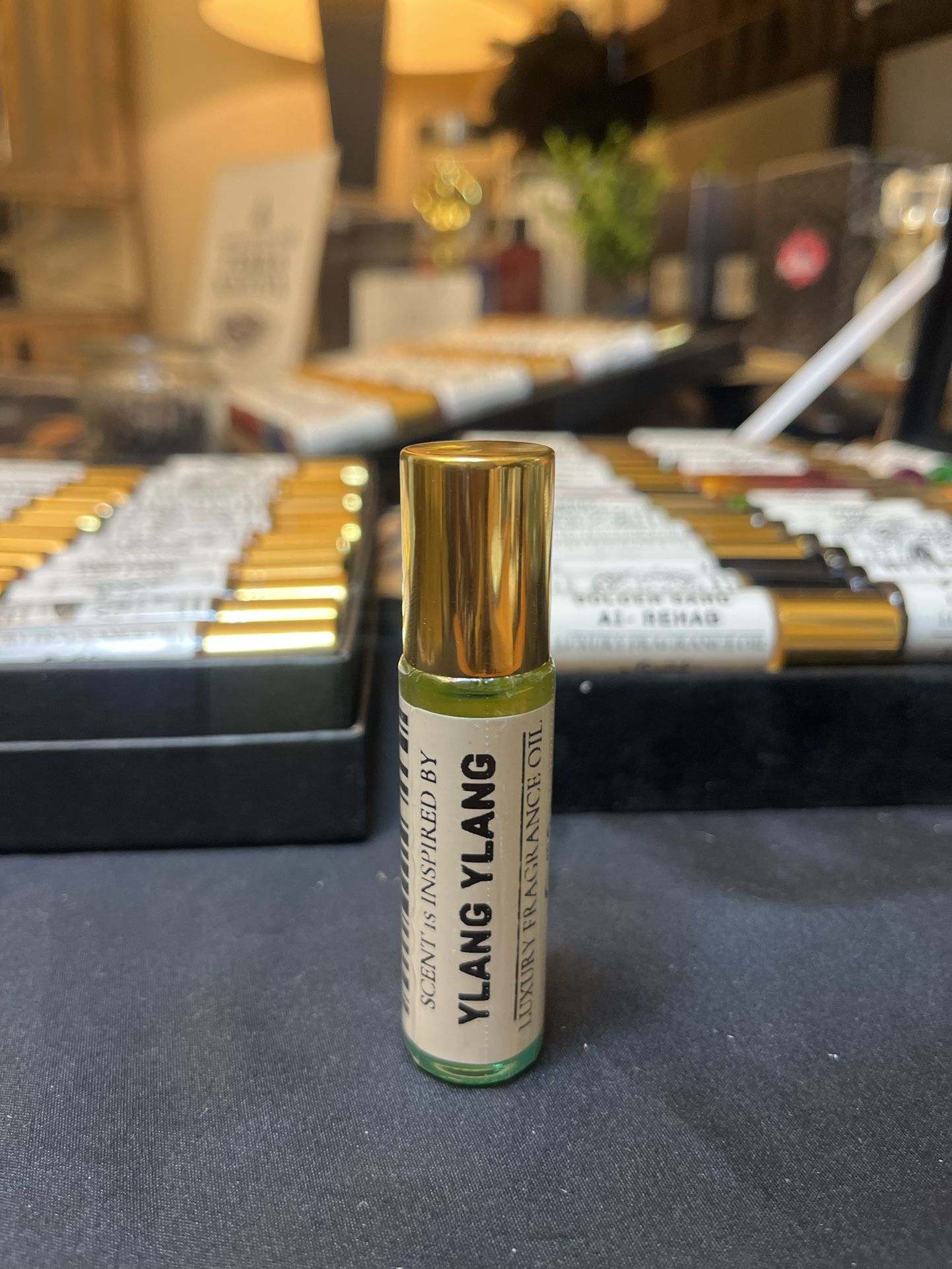 πΊ Ylang Ylang Perfume Oil β Exotic & Sensual Floral Scent! πΊ Pure Perfume Oil | Made in USA πΊπΈ β¨ Description: Immerse yourself in the luxurious,