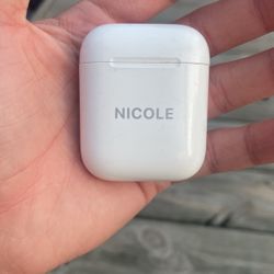 Selling AirPods 1st Gen 