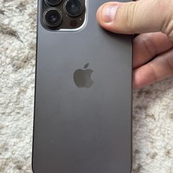 Selling iPhone 13 Pro Max 256GB Any Carrier Unlocked in Very Good Condition 