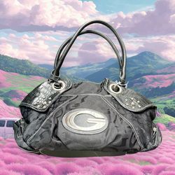 NEW GUESS purse Sturdy Material 