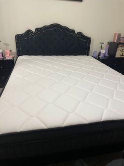 Black Tufted Upholstered Bed Frame with Headboard