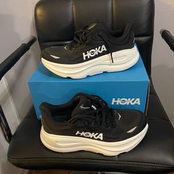 Hoka Bondi 9/ size 6.5B Women’s $100