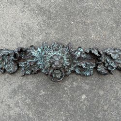 Architectural Heavy Resin  Lion Over The Door  Hanging Pediment  