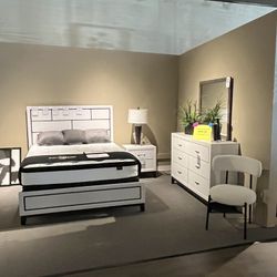 White 4PC Queen bedroom set