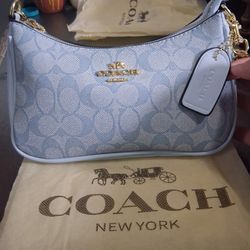 Coach Shoulder Bag 