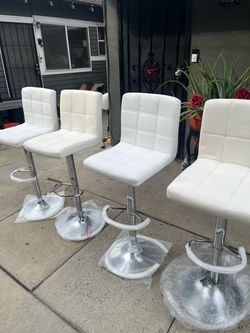4 bar Stools