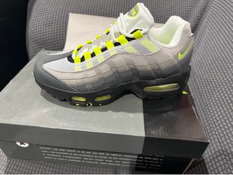 Nike men size 7. 7.5. 8. 8.5. 9. 9.5. 10. 10.5. 11 12. 13