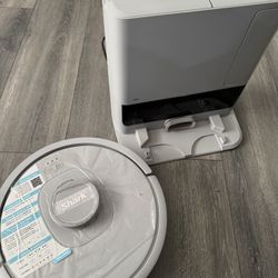 Robotic Shark Vacuum 