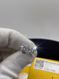 VVS LAB MOISSANITE EARRINGS