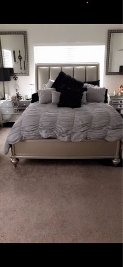 Headboard and foot board set queen