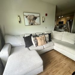 CREAM SECTIONAL