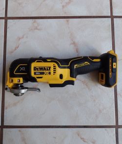 New Dewalt XR 3-Speeds  Oscillating Multi Tool 20v  - Tool Only.