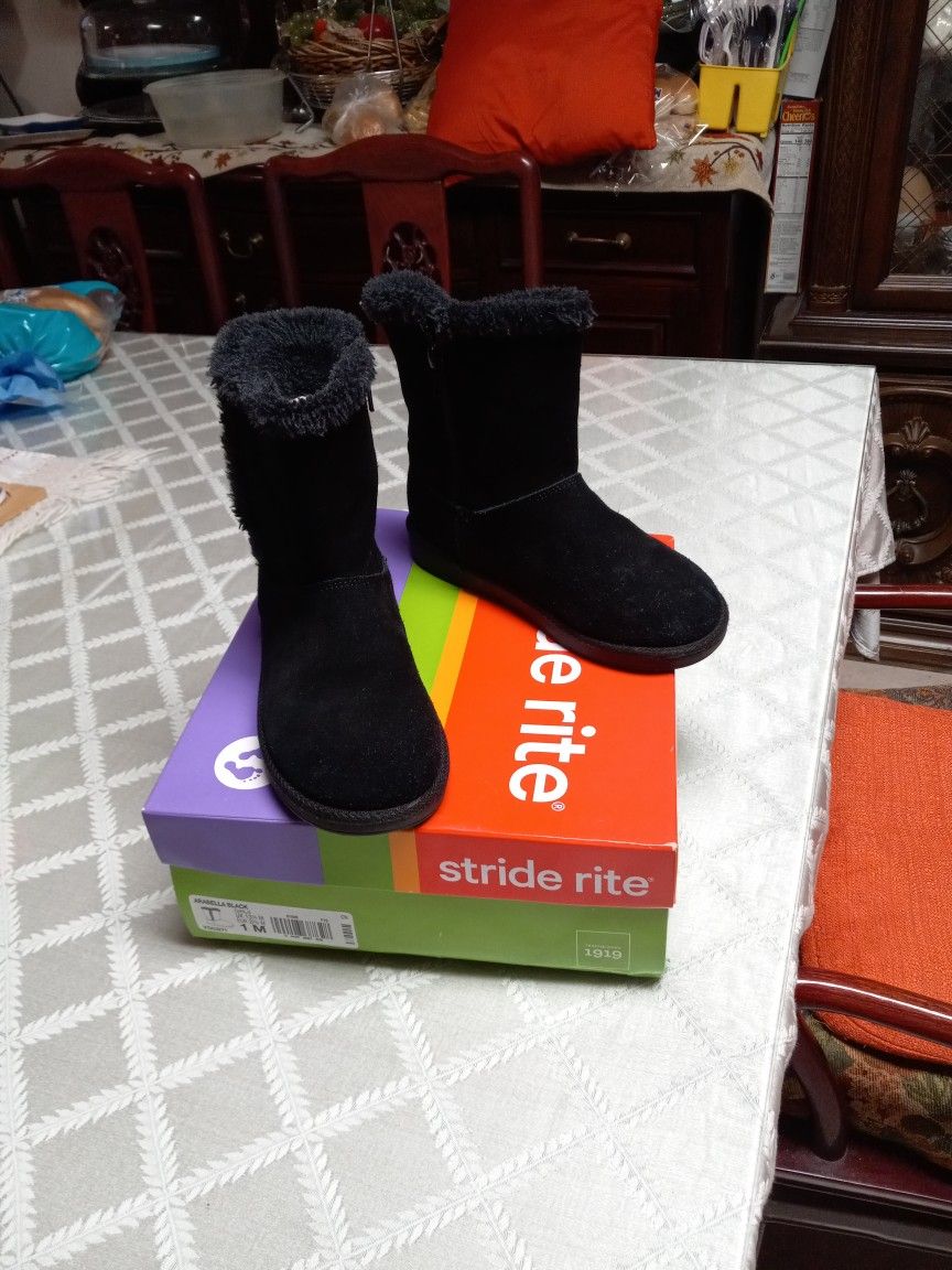 Boots..Girls..Black..size 1.stride rite
