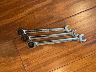 Set of 3 Husky metric ratcheting combination wrenches