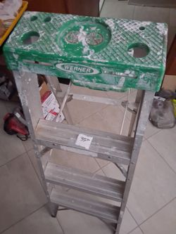Werner Aluminum Step Ladder 4'