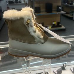 Woman’s Sperry Boots 