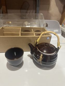 new glasses teapot with 4 cups