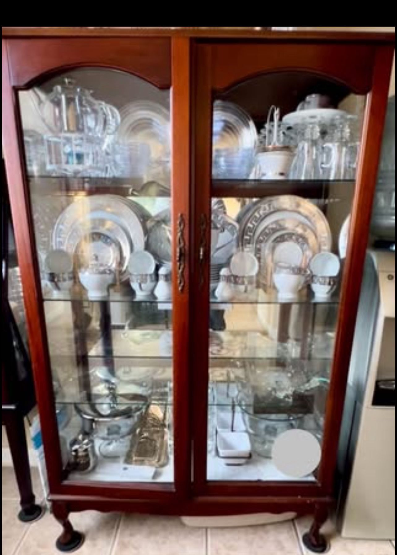 Curio Cabinet. Asking $100