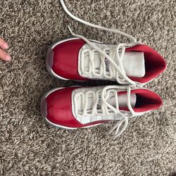 Jordan 11 cherrys